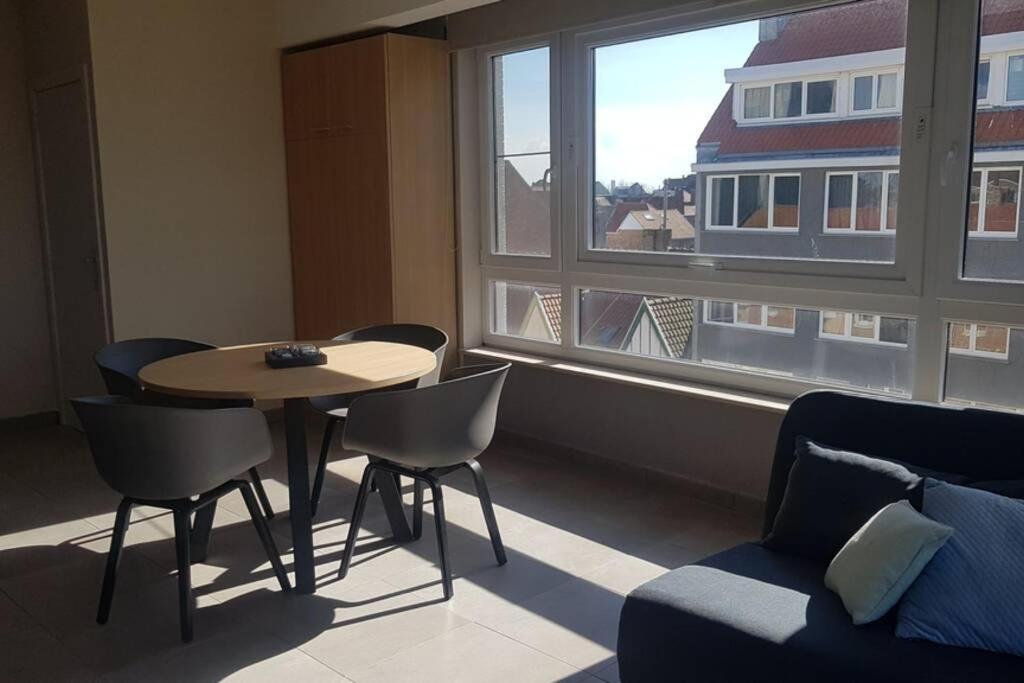 Oostende Studio Voor 2 Of 3 Pers Met Zeezicht Luaran gambar